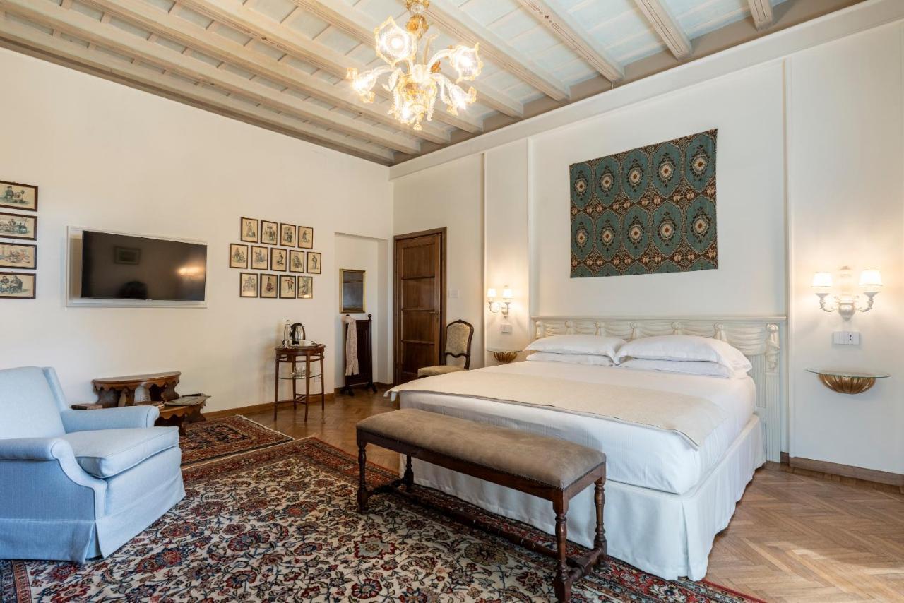 بيرغامو Foresteria Di Palazzo Radici المظهر الخارجي الصورة